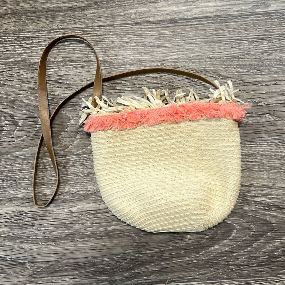 Straw mini bucket bag with fringe